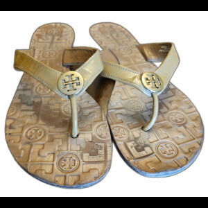 TORY BURCH Thora Thong Flip Flop Sandals Tan Patent Leather Gold Logo,  Size 9 M
